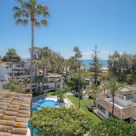 C63 - Sea View Peaceful Beach Apartamento Marbella